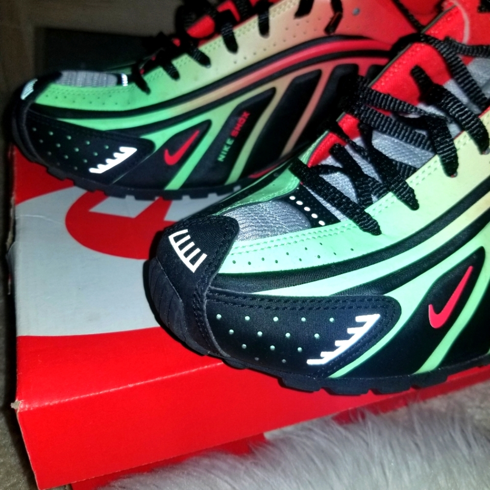 Nike Shox R4 x Neymar Jr Sao Paulo